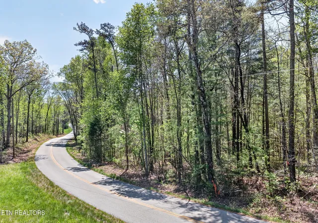 Photo 3 of House for sale at 5 Smith Mountain Rd, Rockwood, TN 37854 | MLS# 3179861 | Listing updated on 2026-04-21