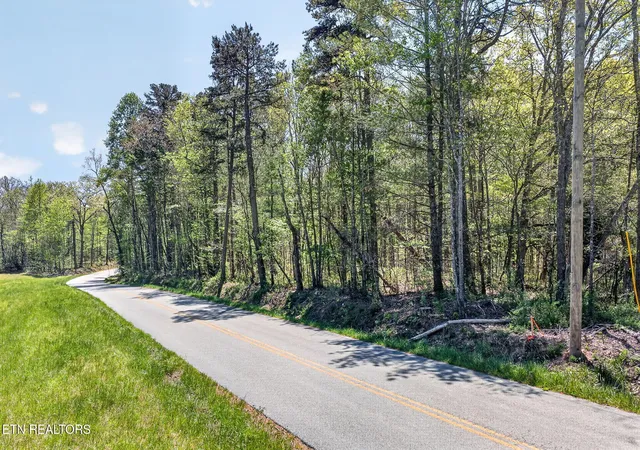 Photo 4 of House for sale at 5 Smith Mountain Rd, Rockwood, TN 37854 | MLS# 3179861 | Listing updated on 2026-04-21