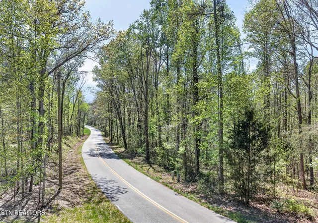 Photo 2 of House for sale at 3 Smith Mountain Rd, Rockwood, TN 37854 | MLS# 3179884 | Listing updated on 2026-08-23