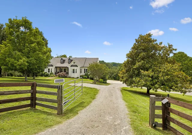 3rd image of 6429 Trails End Rd, College Grove, TN 37046 | MLS# 3247810