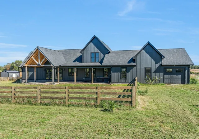 4th image of 128 Emma Ln, Hohenwald, TN 38462 | MLS# 3183199