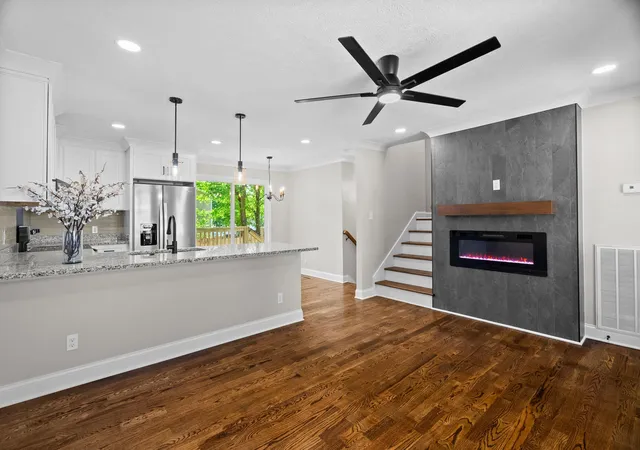 2nd image of 203 22nd Ave E, Springfield, TN 37172 | MLS# 3180702