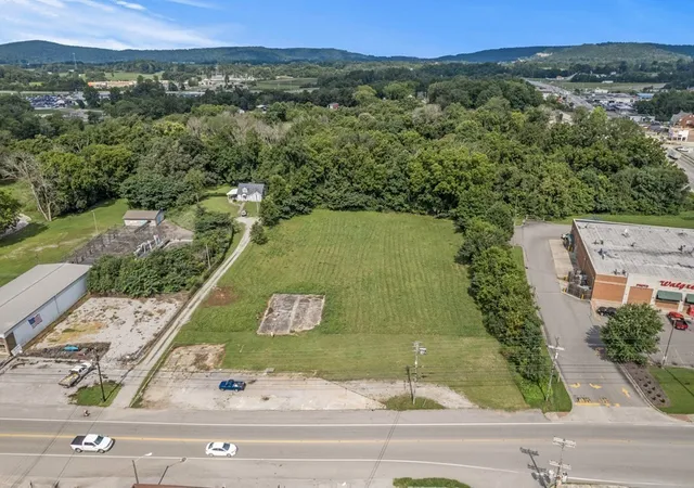 image of 25 Mayberry St, Sparta, TN 38583 | MLS# 3205951
