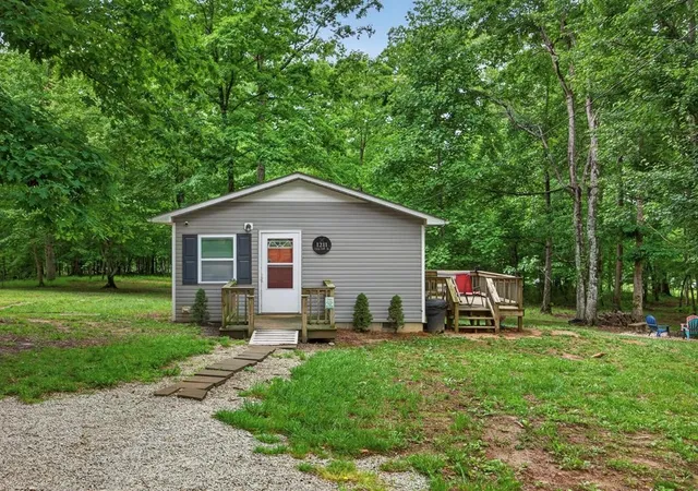 Homes for sale in Sparta, TN | 1211 Camp Belle Air Rd, Sparta, TN 38583 | MLS# 3223513