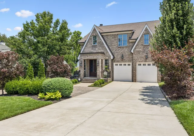 Photo 2 of Sale Pending at 3410 Benham Ave, Nashville, TN 37215 | MLS# 3199648 | Listing updated on 2026-08-24