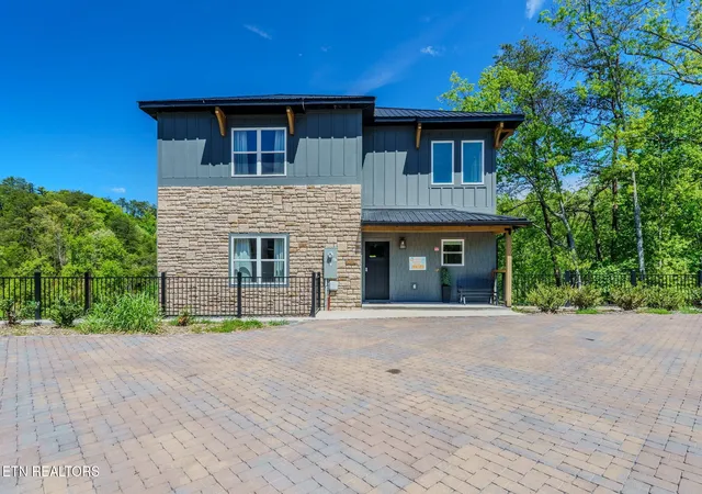 Photo 2 of Single family home for sale at 1130 Lee Cardwell Cir #5, Pigeon Forge, TN 37863 | MLS# 3278394 | Listing updated on 2026-09-18