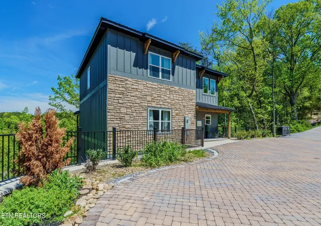 Photo 3 of Single family home for sale at 1130 Lee Cardwell Cir #5, Pigeon Forge, TN 37863 | MLS# 3278394 | Listing updated on 2026-09-18