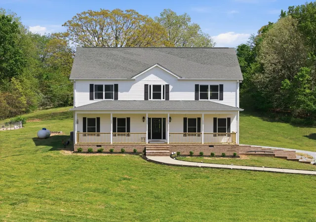 Photo 1 of Single family home for sale at 985 Furnace Holw Rd, Dickson, TN 37055 | MLS# 3180416 | Listing updated on 2026-09-15