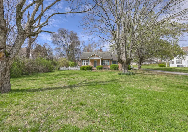 Photo 1 of Single family home for sale at 7114 Old Harding Pike, Nashville, TN 37221 | MLS# 3180295 | Listing updated on 2026-09-06