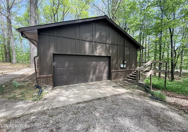 Photo 3 of Single family home for sale at 549 Yellow Cliff Ests Rd, Jamestown, TN 38556 | MLS# 3255770 | Listing updated on 2026-09-04