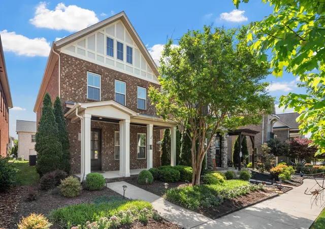 1st image of 124 Ashcrest Pt, Hendersonville, TN 37075 | MLS# 3180644