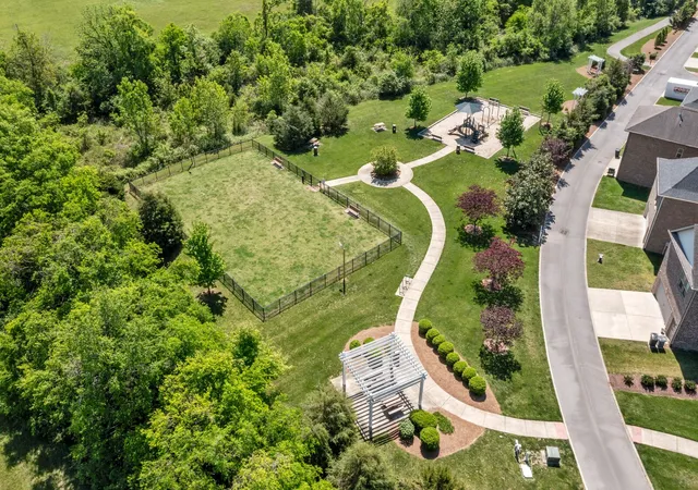 4th image of 124 Ashcrest Pt, Hendersonville, TN 37075 | MLS# 3180644