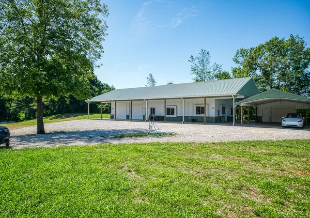 3rd image of 1864 Liberty Rd, Sparta, TN 38583 | MLS# 3180524