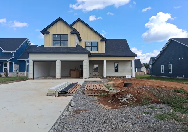 Photo 2 of Single family home for sale at 10117 Whitehorn Ln, Bell Buckle, TN 37020 | MLS# 3180723 | Listing updated on 2026-09-23
