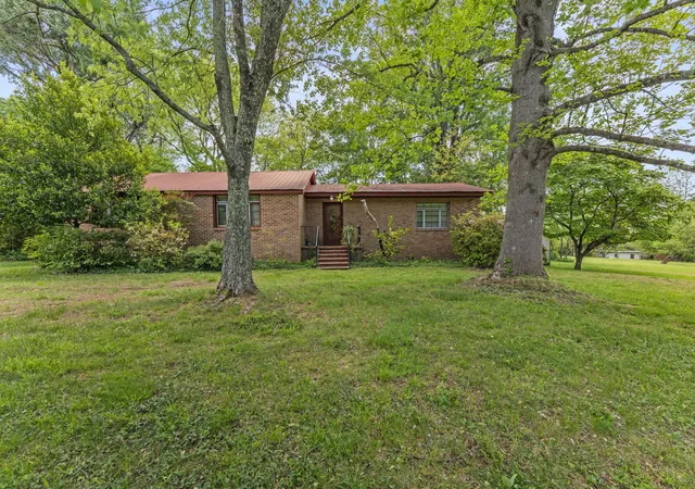 Photo 1 of Single family home for sale at 1400 Holders Cvs Rd, Winchester, TN 37398 | MLS# 3180557 | Listing updated on 2026-04-22