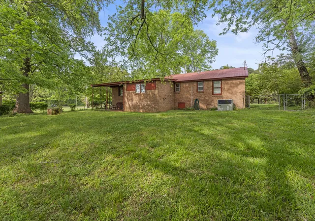 Photo 4 of Single family home for sale at 1400 Holders Cvs Rd, Winchester, TN 37398 | MLS# 3180557 | Listing updated on 2026-04-22