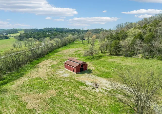Homes for sale in Thompsons Station, TN | 5497 Carters Creek Pike, Thompsons Station, TN 37179 | MLS# 3180679