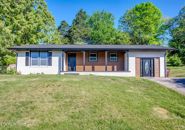 1st image of 114 W Maiden Lane, Oak Ridge, TN 37830 | MLS# 3302074