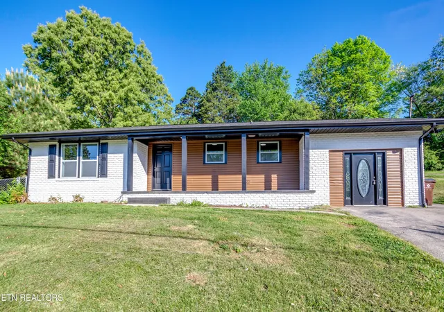 3rd image of 114 W Maiden Lane, Oak Ridge, TN 37830 | MLS# 3302074
