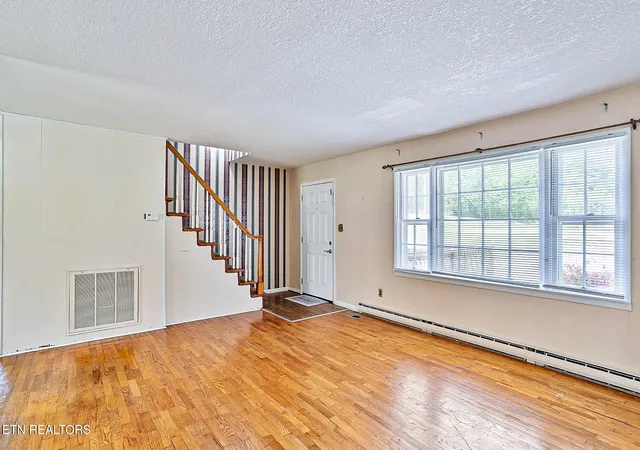 Photo 4 of Single family home for sale at 4600 Ball Camp Pike, Knoxville, TN 37921 | MLS# 3544612 | Listing updated on 2026-09-14