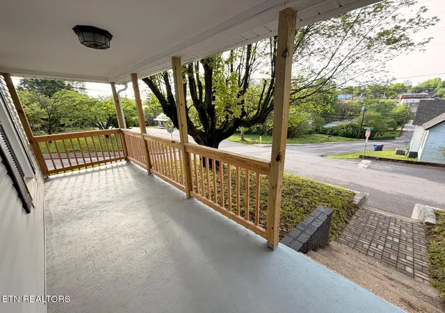 Photo 3 of Single family home for sale at 702 W Rhoten St, Jefferson City, TN 37760 | MLS# 3180740 | Listing updated on 2026-09-29