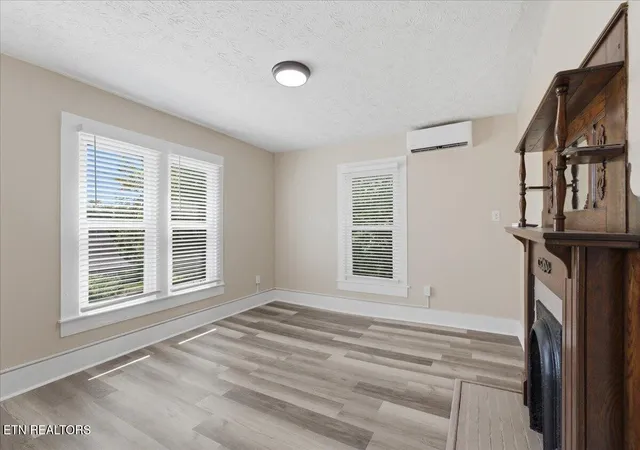 Photo 4 of Single family home for sale at 702 W Rhoten St, Jefferson City, TN 37760 | MLS# 3180740 | Listing updated on 2026-09-29