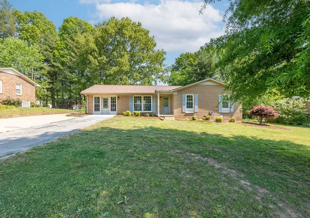 2nd image of 1606 Whippoorwill Dr, Lawrenceburg, TN 38464 | MLS# 3181302