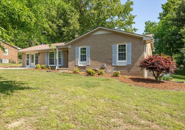 3rd image of 1606 Whippoorwill Dr, Lawrenceburg, TN 38464 | MLS# 3181302