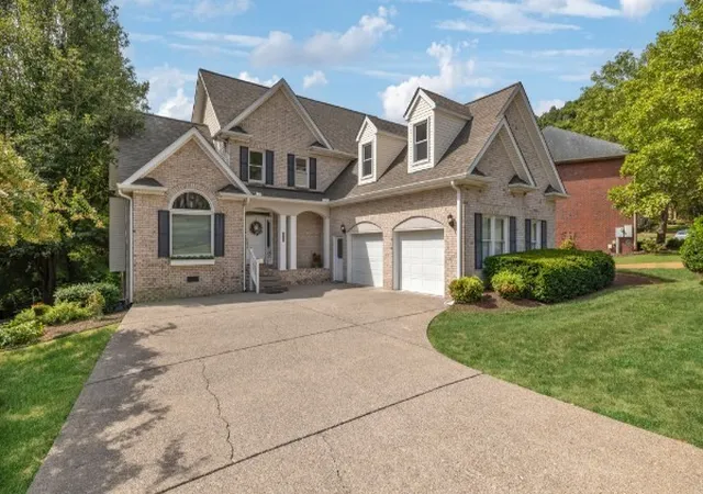 Photo 2 of Single family home for sale at 2701 N Highlands Dr, Nashville, TN 37221 | MLS# 3180818 | Listing updated on 2026-08-30