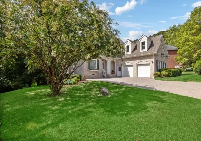 Photo 3 of Single family home for sale at 2701 N Highlands Dr, Nashville, TN 37221 | MLS# 3180818 | Listing updated on 2026-08-30