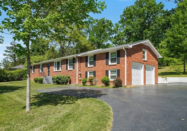 3rd image of 968 Davidson Dr, Nashville, TN 37205 | MLS# 3181621
