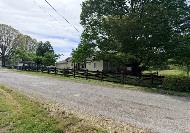 Homes for sale in Monteagle, TN | 392 Hardbarger Rd, Monteagle, TN 37356 | MLS# 3181145