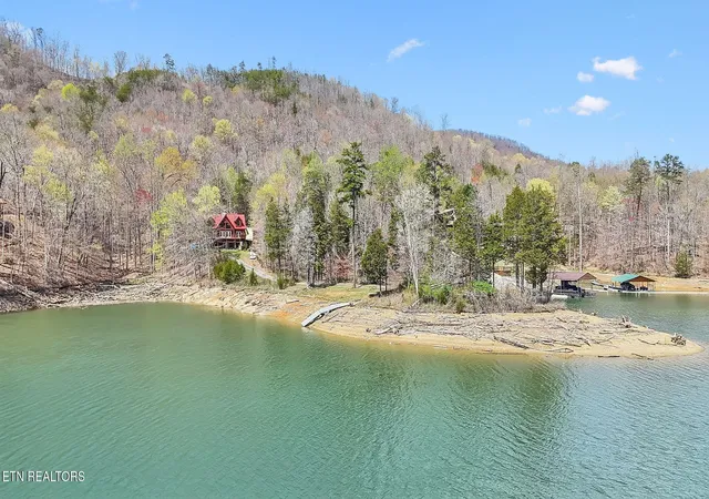 Photo 3 of Single family home for sale at 514 Blf View Rd, New Tazewell, TN 37825 | MLS# 3530378 | Listing updated on 2026-09-21