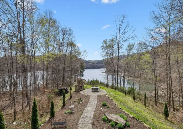 Photo 4 of Single family home for sale at 514 Blf View Rd, New Tazewell, TN 37825 | MLS# 3530378 | Listing updated on 2026-09-21