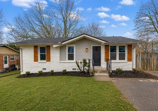 1st image of 151 Evergreen Cir, Hendersonville, TN 37075 | MLS# 3181892