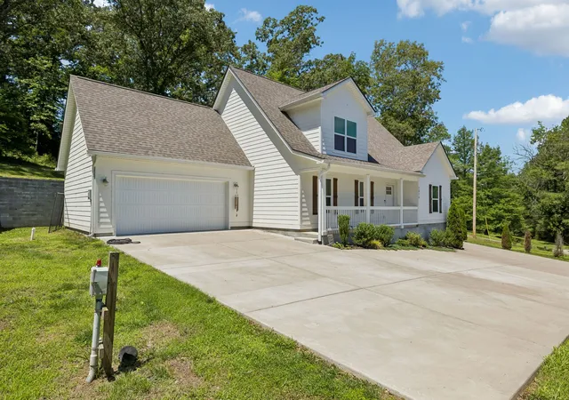 Homes for sale in Ashland City, TN | 1016 Forestwood Rd, Ashland City, TN 37015 | MLS# 3182552