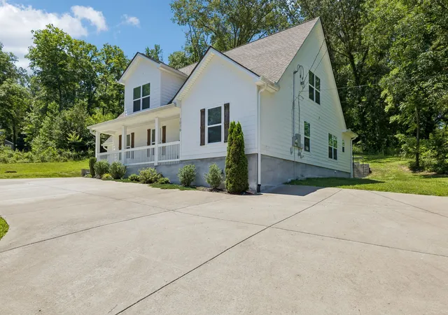 Homes for sale in Ashland City, TN | 1016 Forestwood Rd, Ashland City, TN 37015 | MLS# 3182552