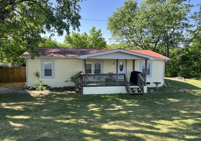 Homes for sale in Watertown, TN | 744 W Main St, Watertown, TN 37184 | MLS# 3181854
