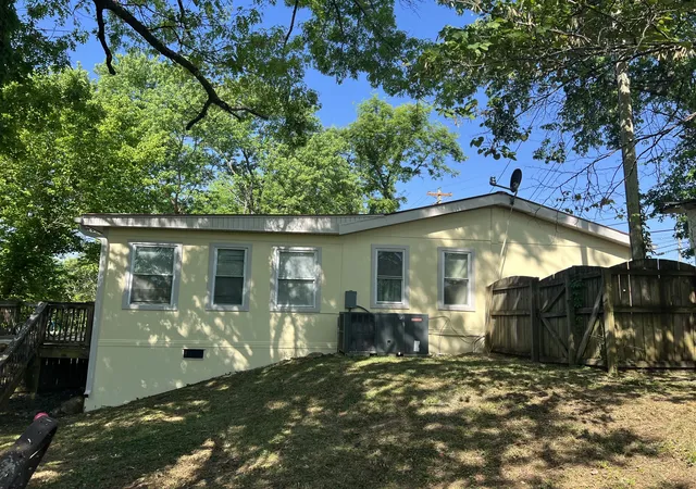 Homes for sale in Watertown, TN | 744 W Main St, Watertown, TN 37184 | MLS# 3181854