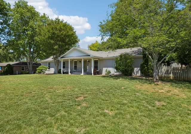 Photo 3 of Single family home for sale at 1722 Haynes Dr, Murfreesboro, TN 37129 | MLS# 3186473 | Listing updated on 2026-08-08