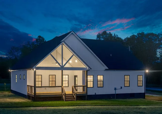 Homes for sale in Clarksville, TN | 3860 Chapel Hill Rd, Clarksville, TN 37040 | MLS# 3184763
