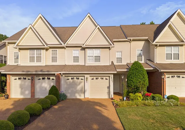 Townhouse for sale at 2427 Queens Lace Trl, Chattanooga, TN 37421 | MLS# 3181294