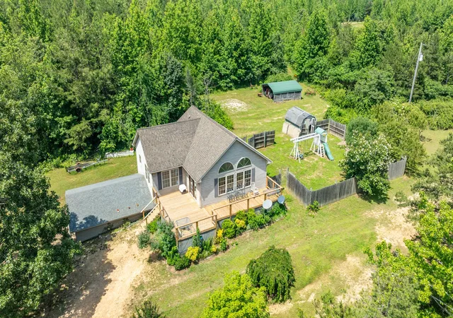 Homes for sale in Hohenwald, TN | 424 Charles Mcclearen Rd, Hohenwald, TN 38462 | MLS# 3241930