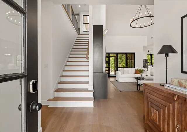 Photo 3 of Mansion for sale at 3866 Hutson Ave, Nashville, TN 37216 | MLS# 3182907 | Listing updated on 2026-08-12