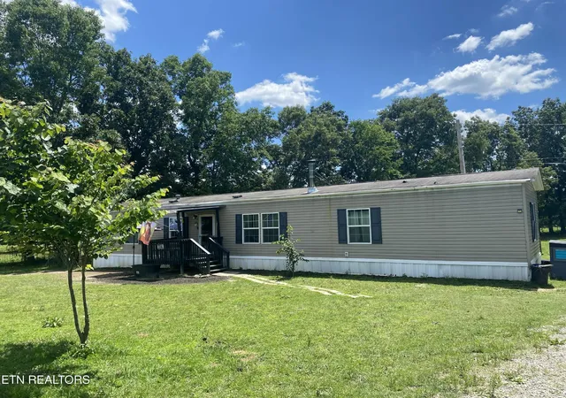 3rd image of 174 Claude Howard Rd, Deer Lodge, TN 37726 | MLS# 3255768