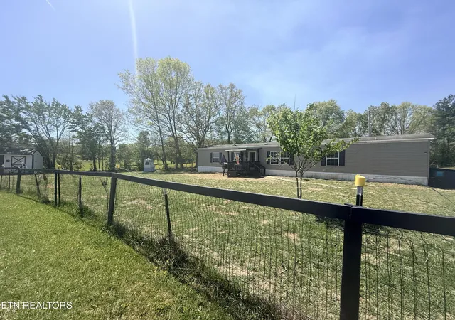 5th image of 174 Claude Howard Rd, Deer Lodge, TN 37726 | MLS# 3255768