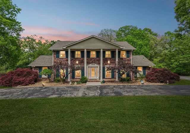 Photo 1 of Single family home for sale at 203 Dogwood Cir, Waverly, TN 37185 | MLS# 3182466 | Listing updated on 2026-05-12