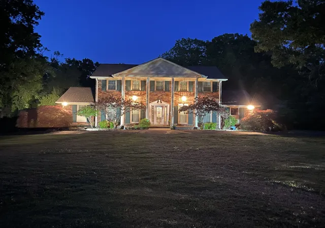 Photo 3 of Single family home for sale at 203 Dogwood Cir, Waverly, TN 37185 | MLS# 3182466 | Listing updated on 2026-05-12