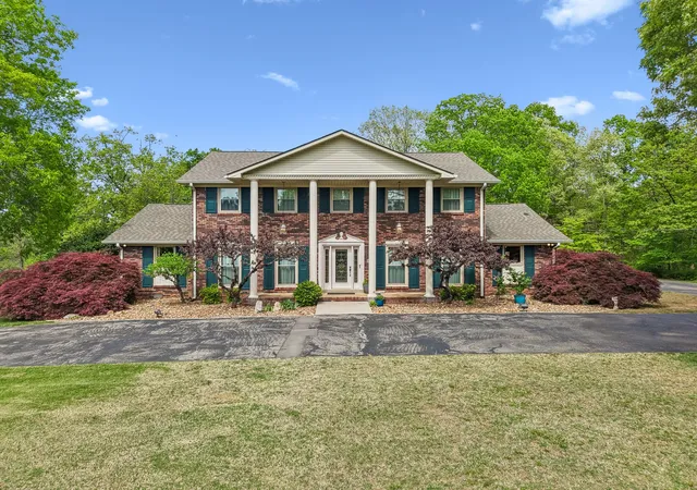 Photo 4 of Single family home for sale at 203 Dogwood Cir, Waverly, TN 37185 | MLS# 3182466 | Listing updated on 2026-05-12