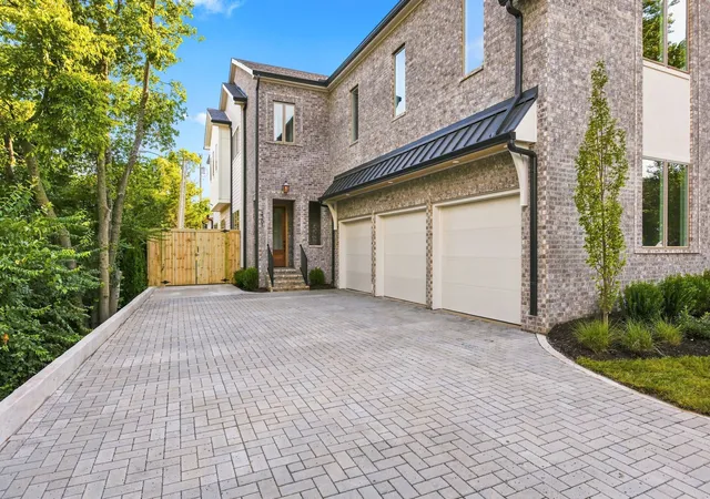 2nd image of 2201 Castleman Dr, Nashville, TN 37215 | MLS# 3509932